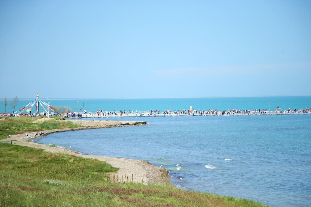 水碧天藍(lán)，青海湖秋光正好