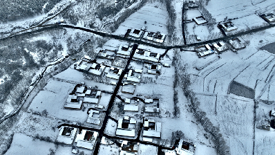 青?；。恒y裝素裹 雪景如畫